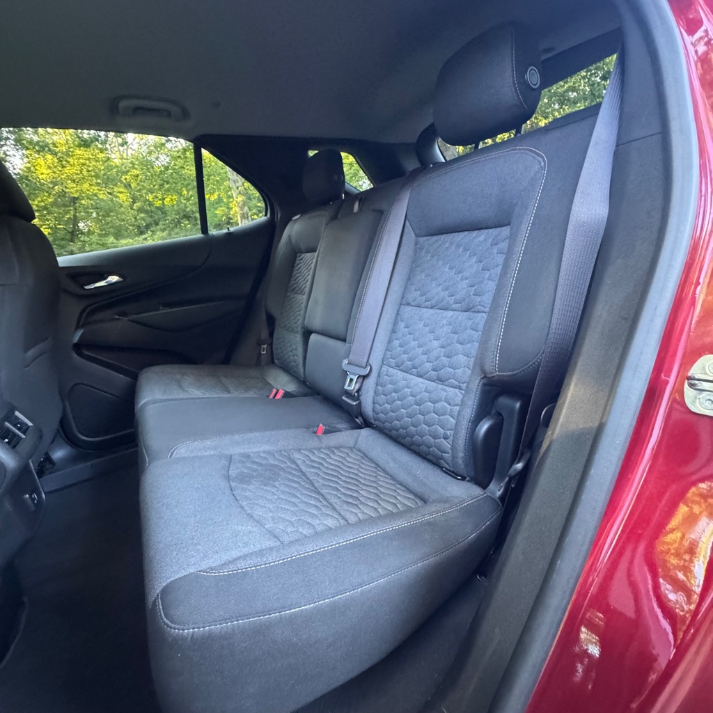 Photo 10 of this CHEVROLET EQUINOX