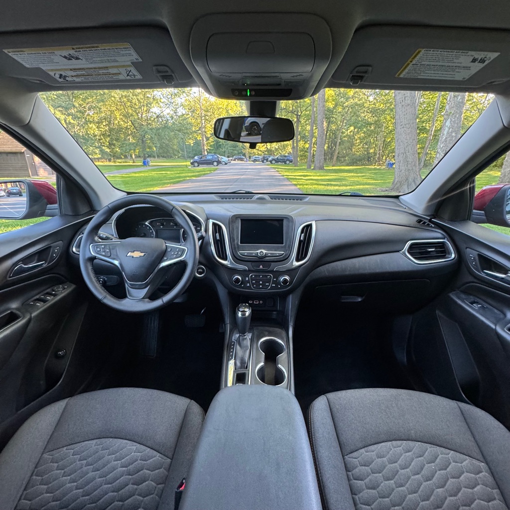 Photo 7 of this CHEVROLET EQUINOX