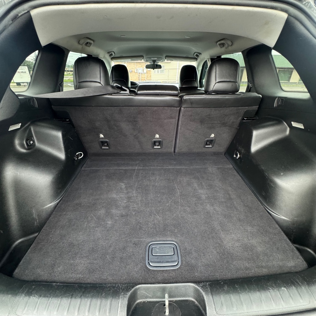 Photo 13 of this JEEP CHEROKEE