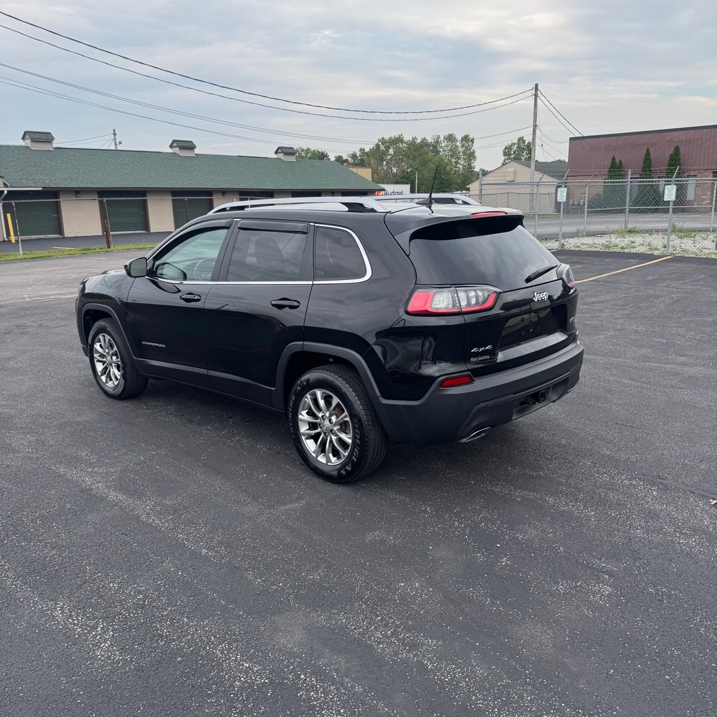Photo 3 of this JEEP CHEROKEE