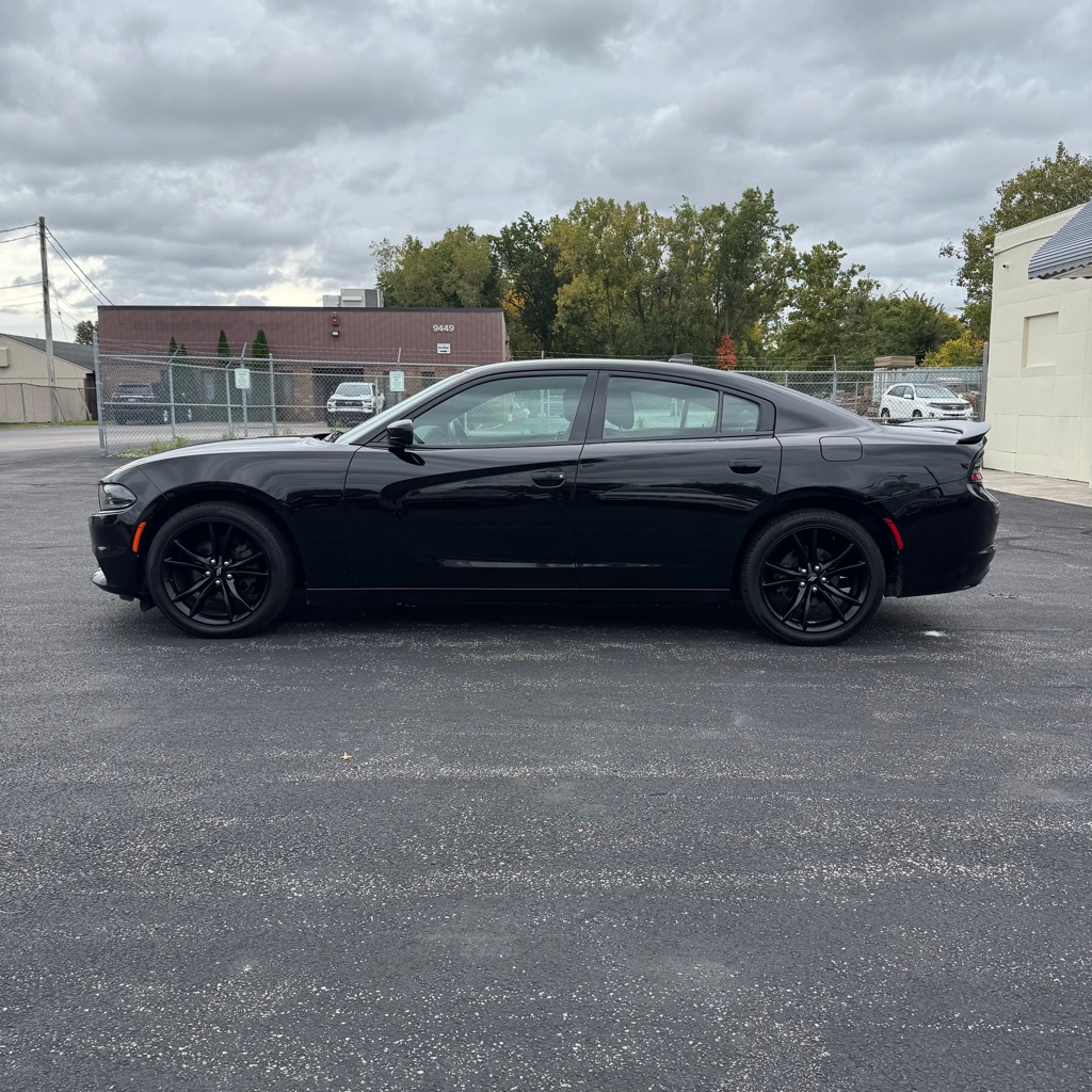Photo 2 of this DODGE CHARGER