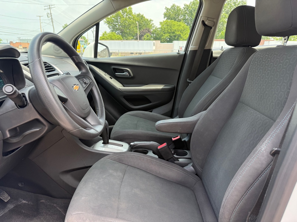 View vehicle photo 7