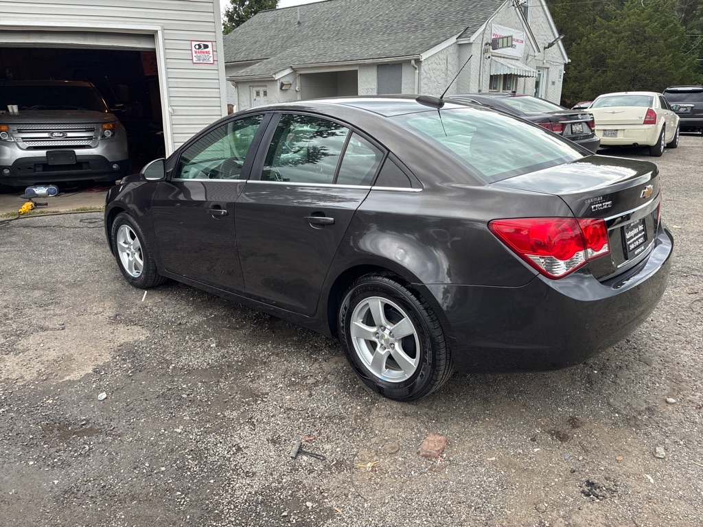 Photo 5 of this CHEVROLET CRUZE