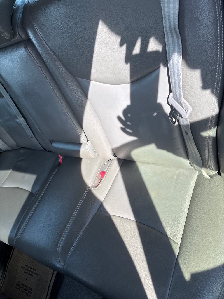 Photo 18 of this TOYOTA PRIUS
