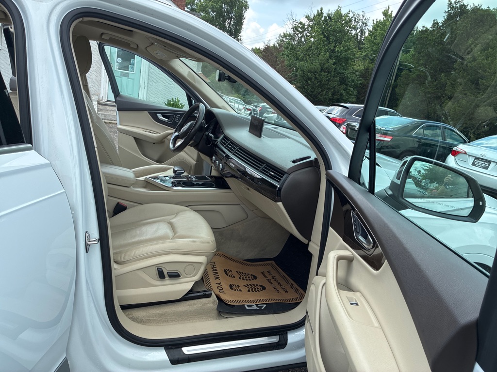 Photo 16 of this AUDI Q7