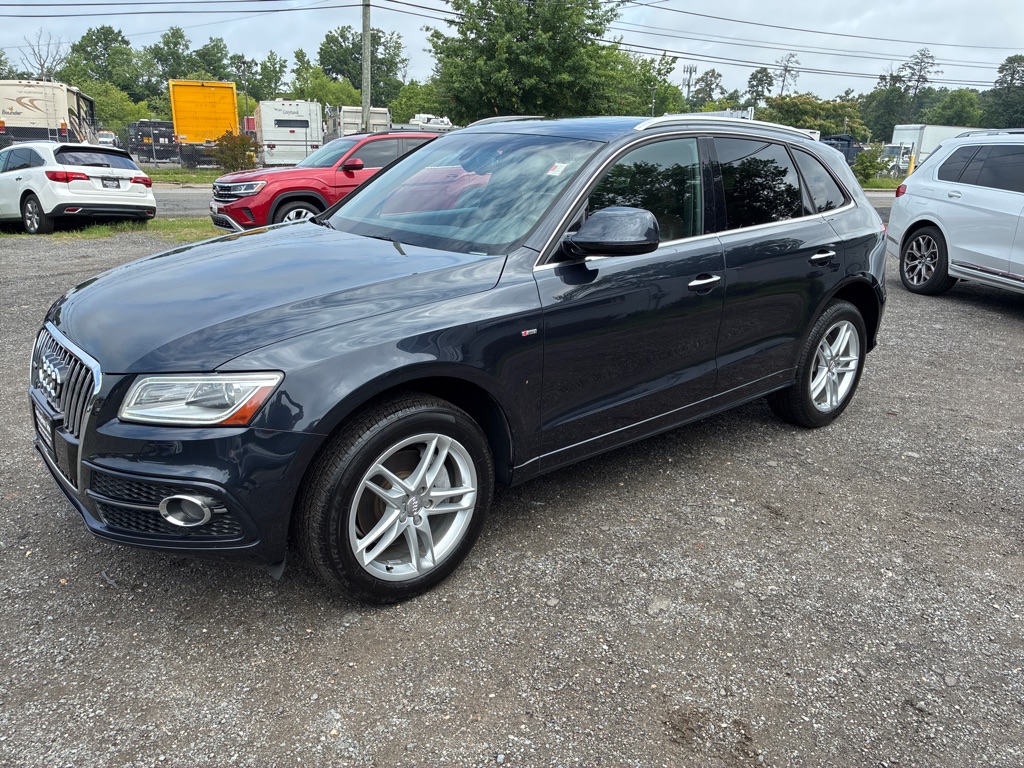 Photo 2 of this AUDI Q5