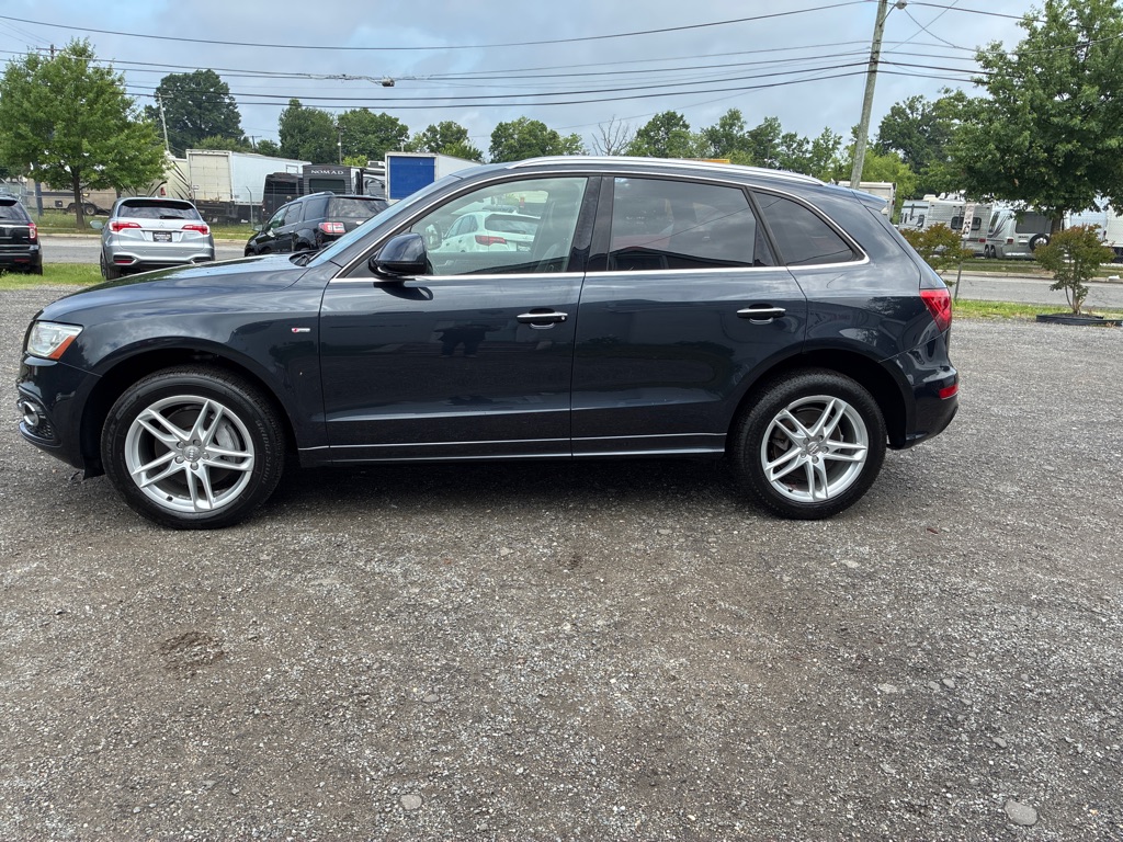 Photo 3 of this AUDI Q5