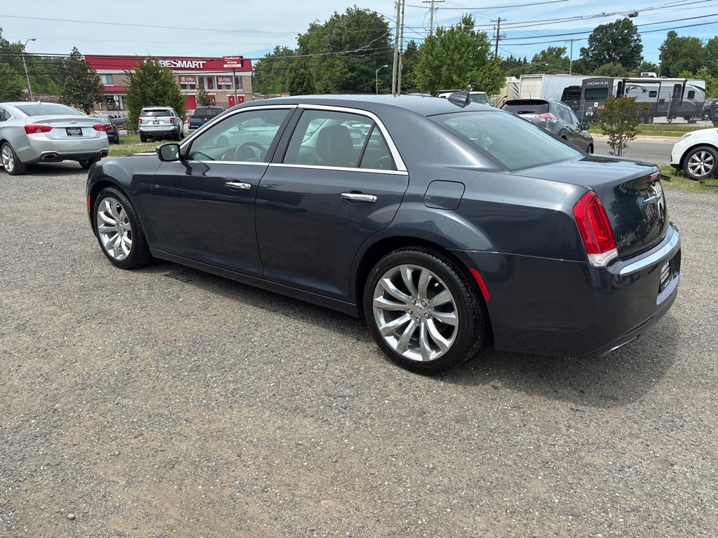 Photo 5 of this CHRYSLER 300