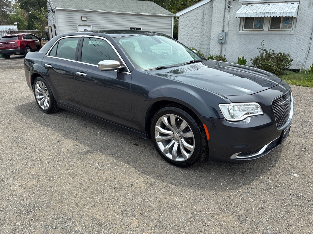 Photo 12 of this CHRYSLER 300