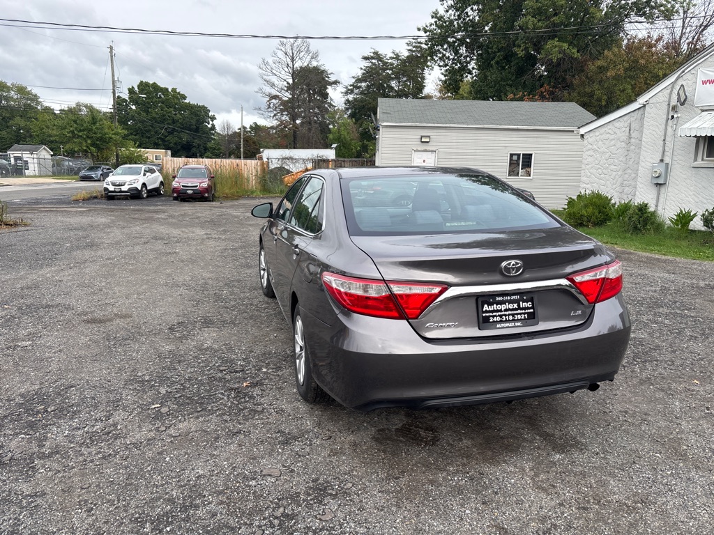 Photo 8 of this TOYOTA CAMRY