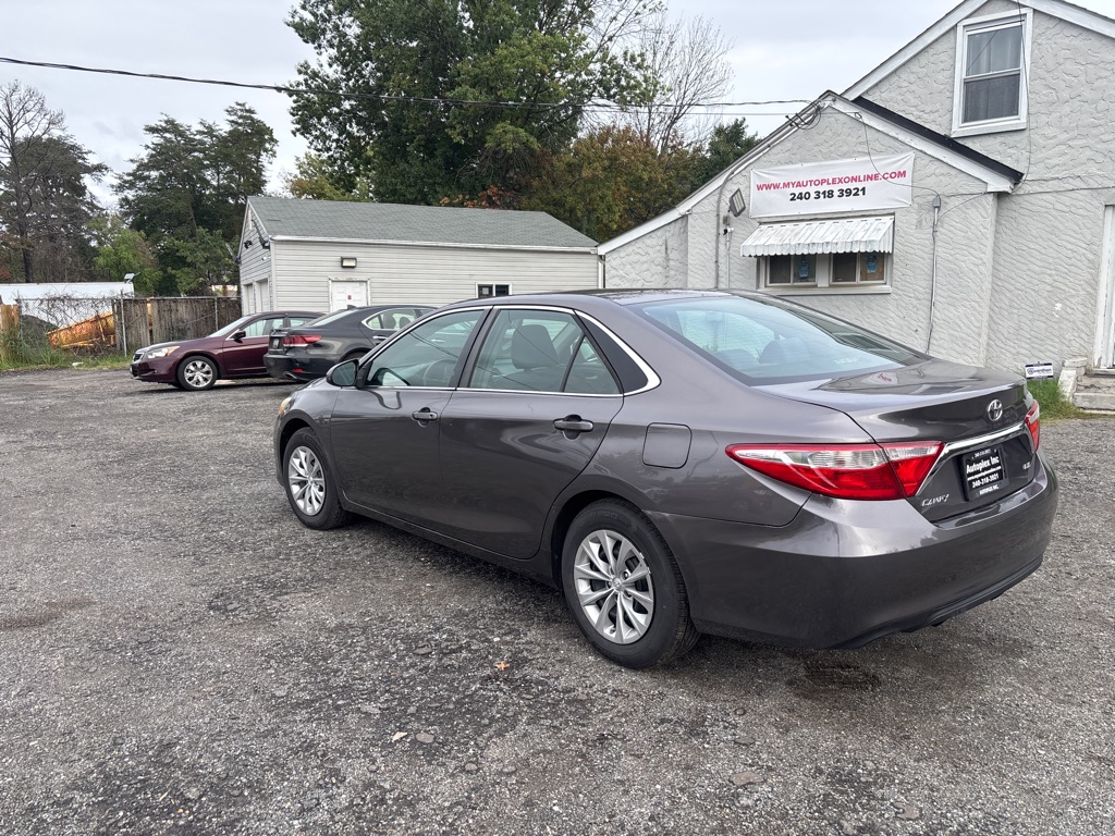 Photo 9 of this TOYOTA CAMRY