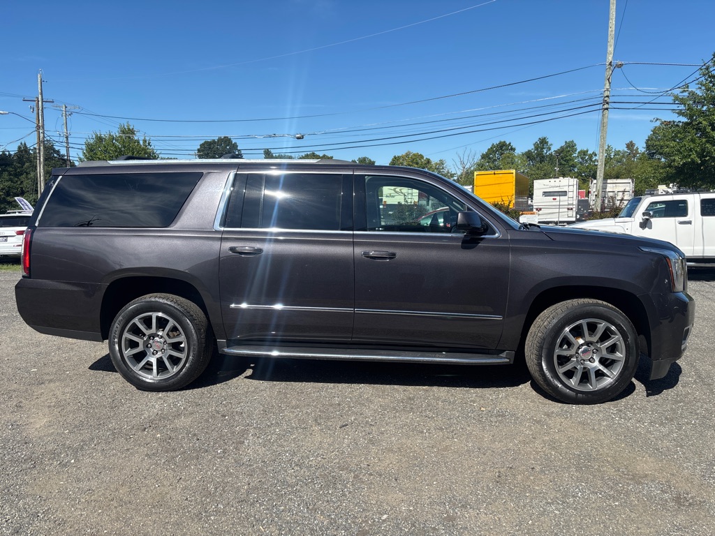 Photo 10 of this GMC YUKON XL