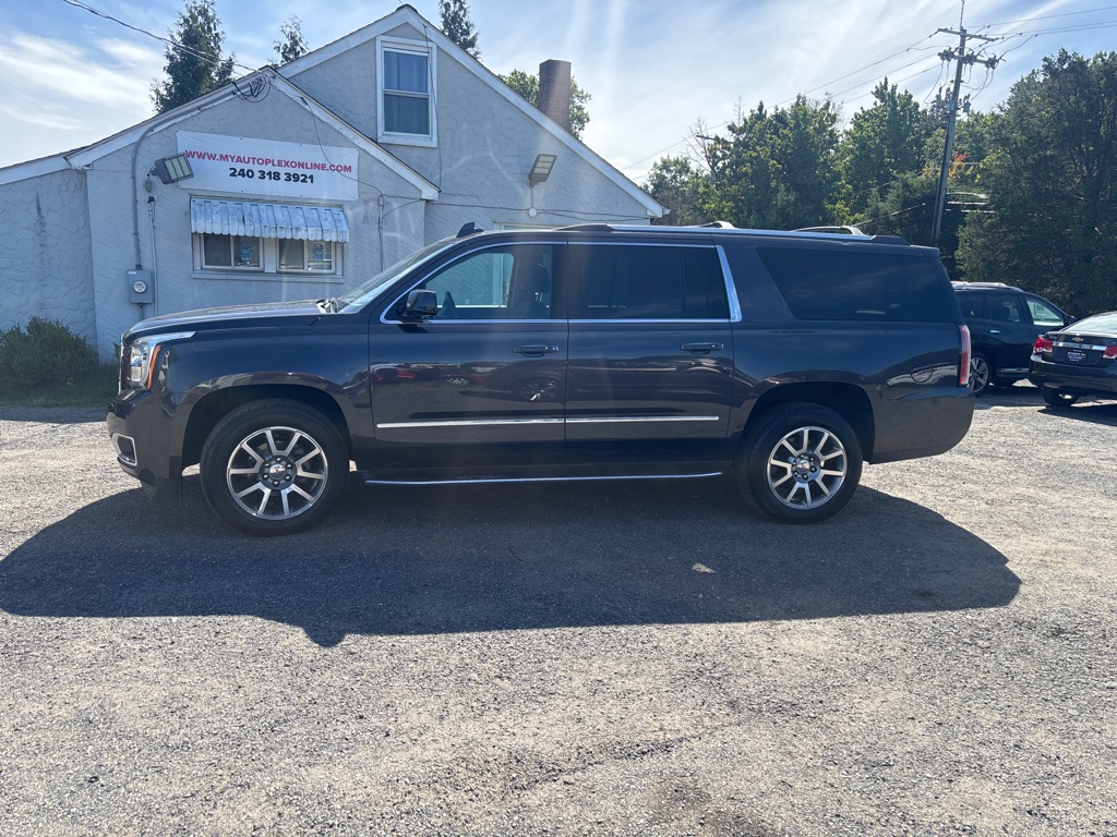 Photo 4 of this GMC YUKON XL