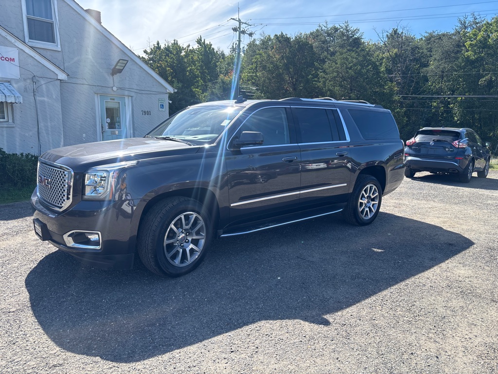 Photo 3 of this GMC YUKON XL