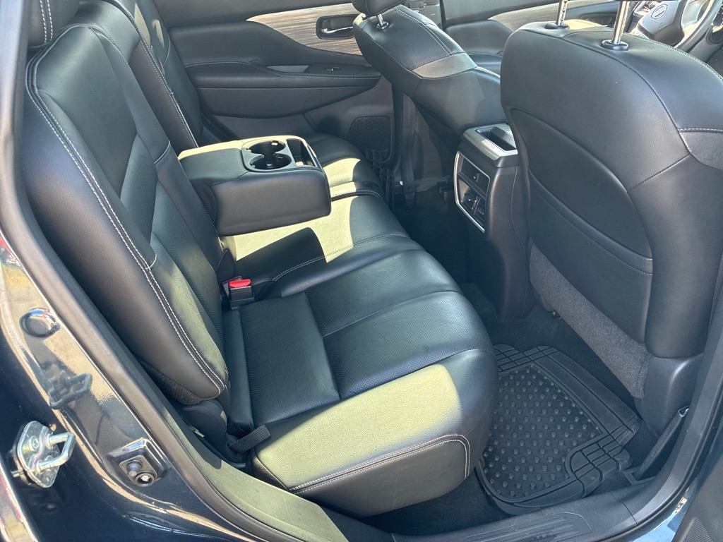 Photo 12 of this NISSAN MURANO