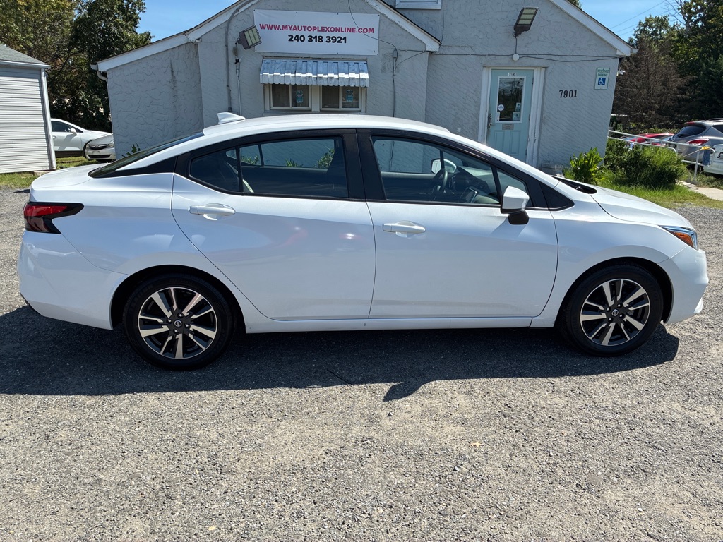 Photo 9 of this NISSAN VERSA