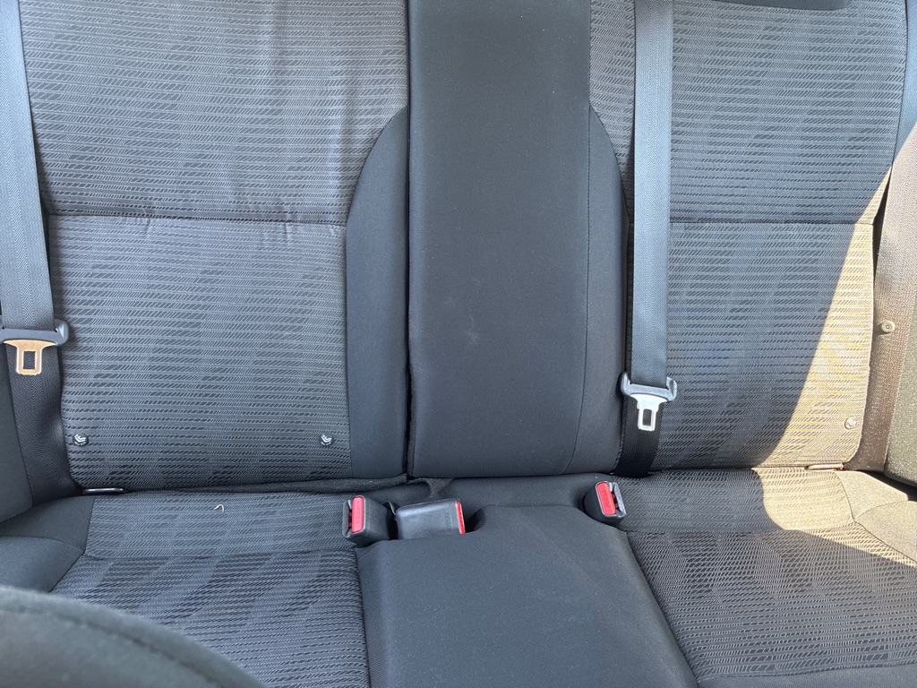 Photo 17 of this NISSAN VERSA