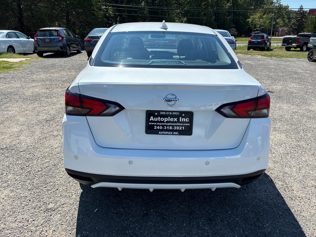 Photo 6 of this NISSAN VERSA