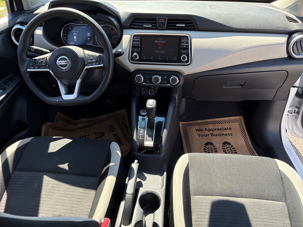 Photo 16 of this NISSAN VERSA