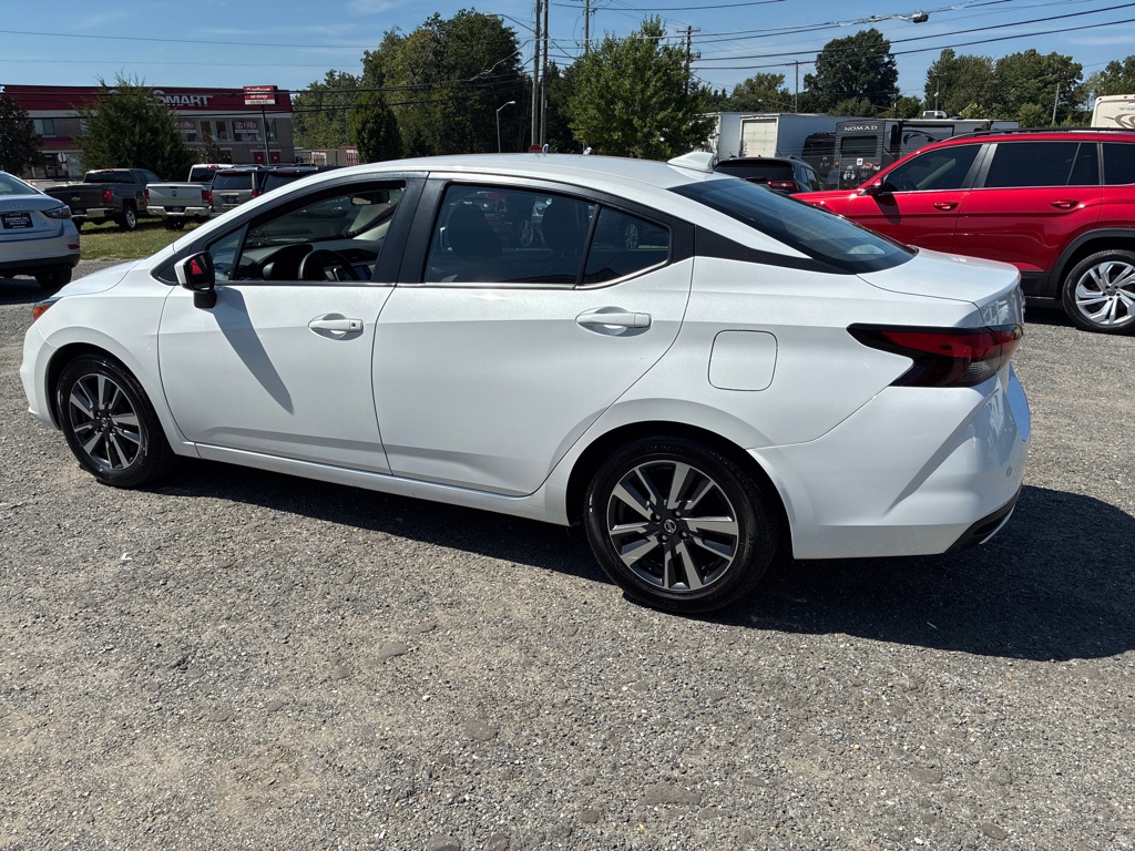 Photo 4 of this NISSAN VERSA