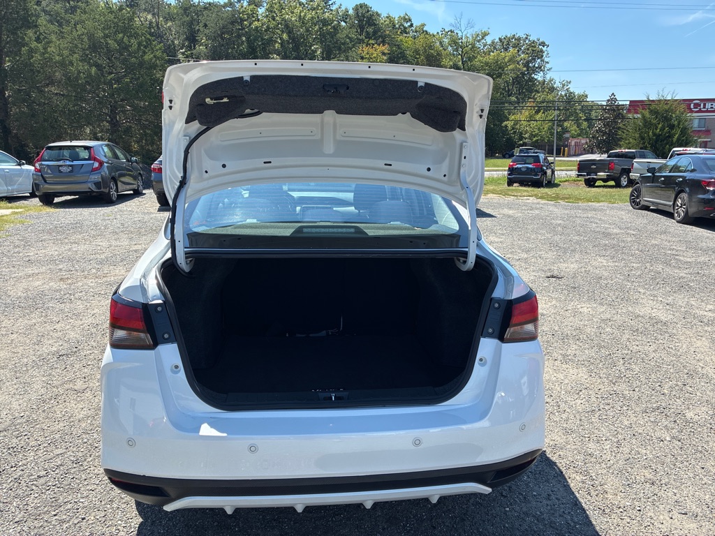 Photo 7 of this NISSAN VERSA