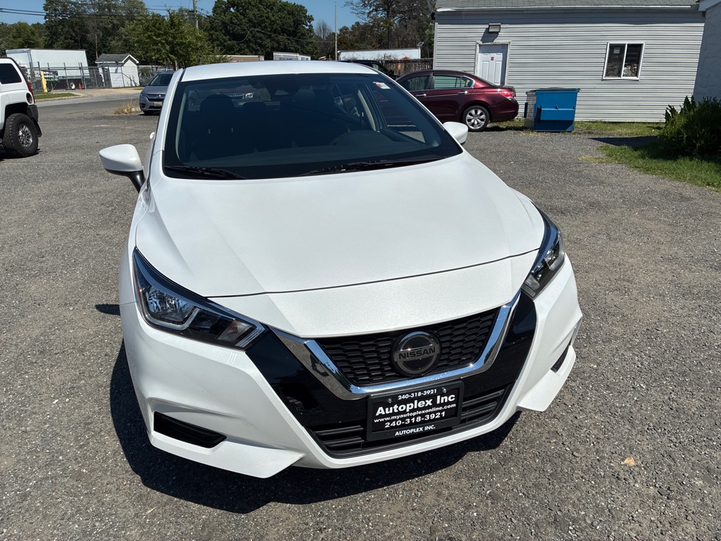 Photo 12 of this NISSAN VERSA