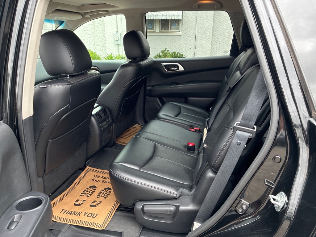 Photo 14 of this NISSAN PATHFINDER