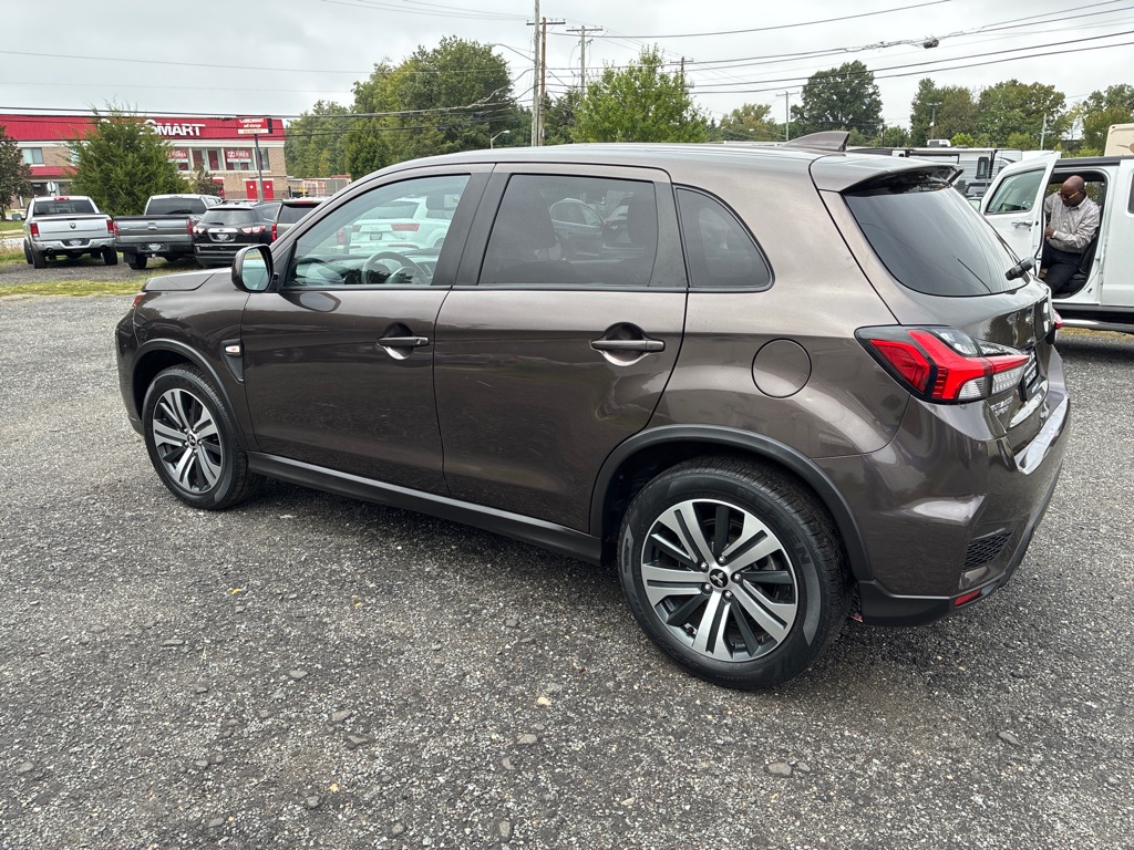 Photo 4 of this MITSUBISHI OUTLANDER SPORT