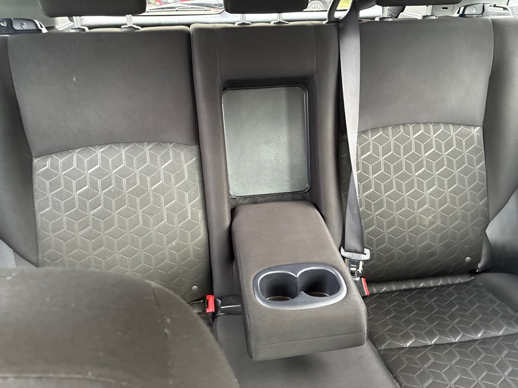 Photo 15 of this MITSUBISHI OUTLANDER SPORT