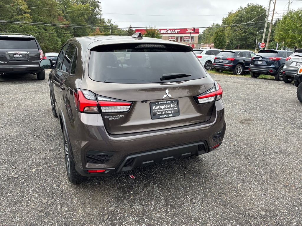 Photo 5 of this MITSUBISHI OUTLANDER SPORT