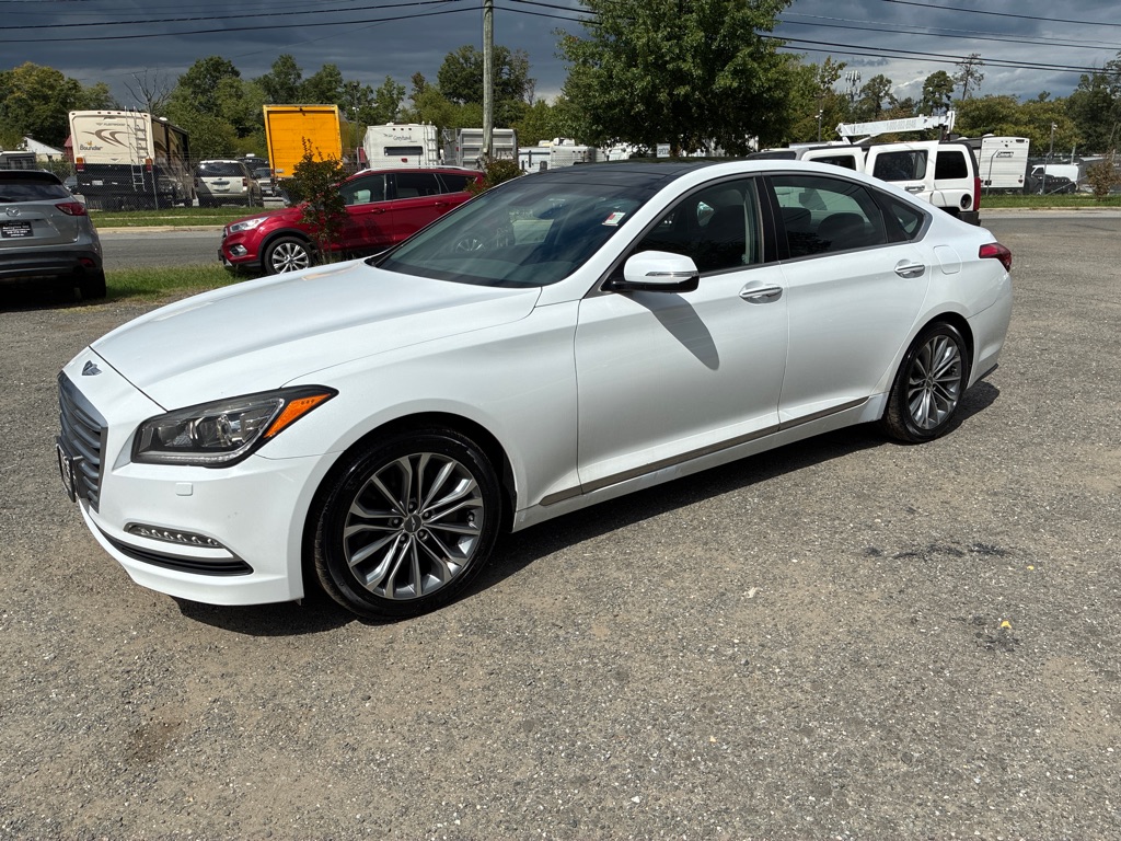 Photo 2 of this HYUNDAI GENESIS
