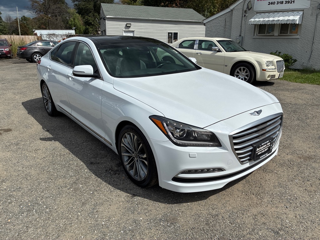 Photo 10 of this HYUNDAI GENESIS