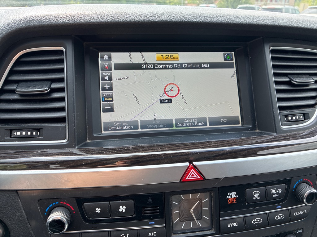 Photo 17 of this HYUNDAI GENESIS