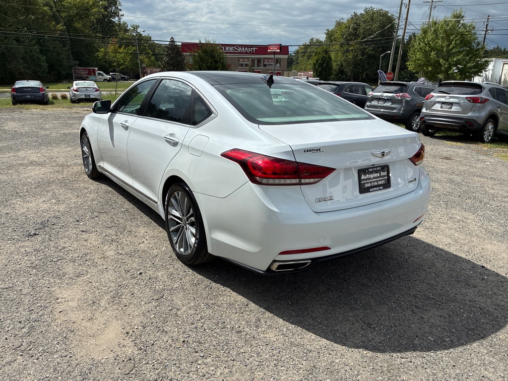 Photo 5 of this HYUNDAI GENESIS