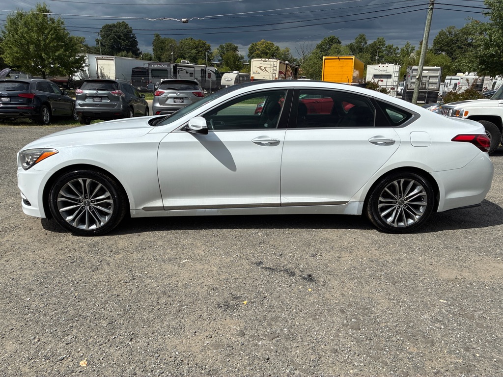 Photo 3 of this HYUNDAI GENESIS