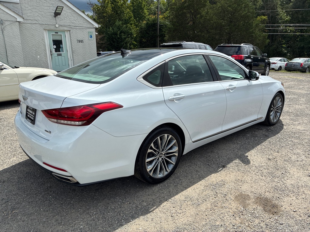 Photo 7 of this HYUNDAI GENESIS