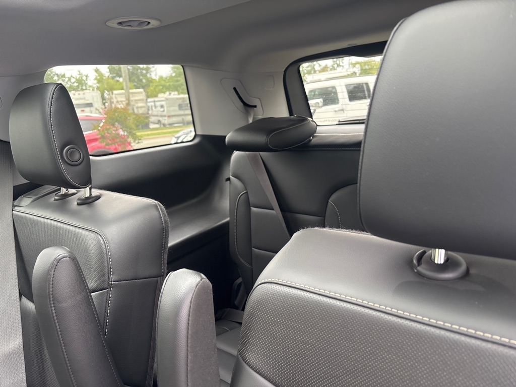 Photo 16 of this GMC ACADIA