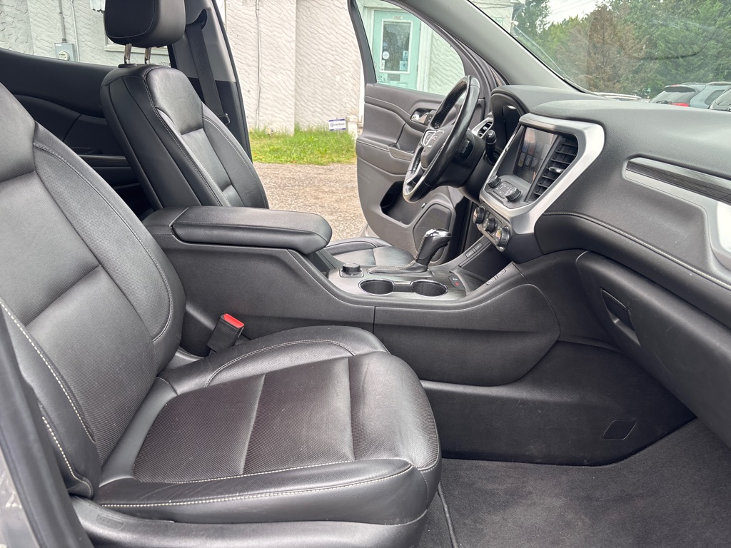 Photo 18 of this GMC ACADIA