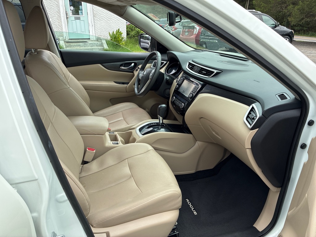 Photo 13 of this NISSAN ROGUE