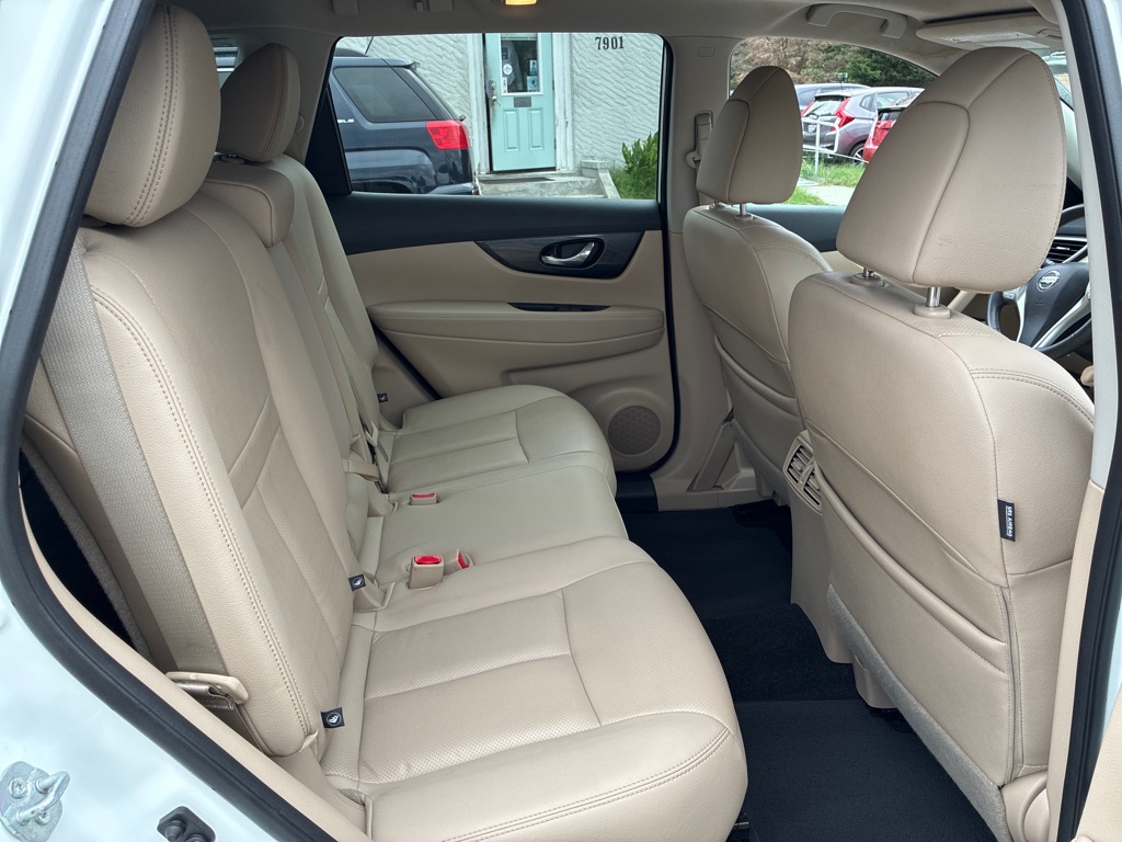 Photo 14 of this NISSAN ROGUE