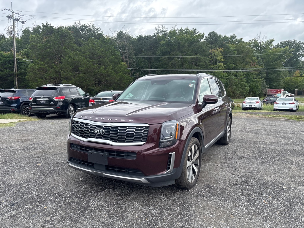 Photo 2 of this KIA TELLURIDE