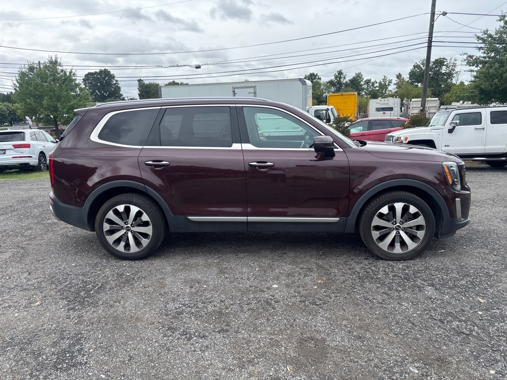 Photo 11 of this KIA TELLURIDE