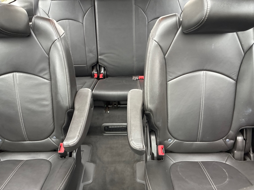 Photo 16 of this GMC ACADIA