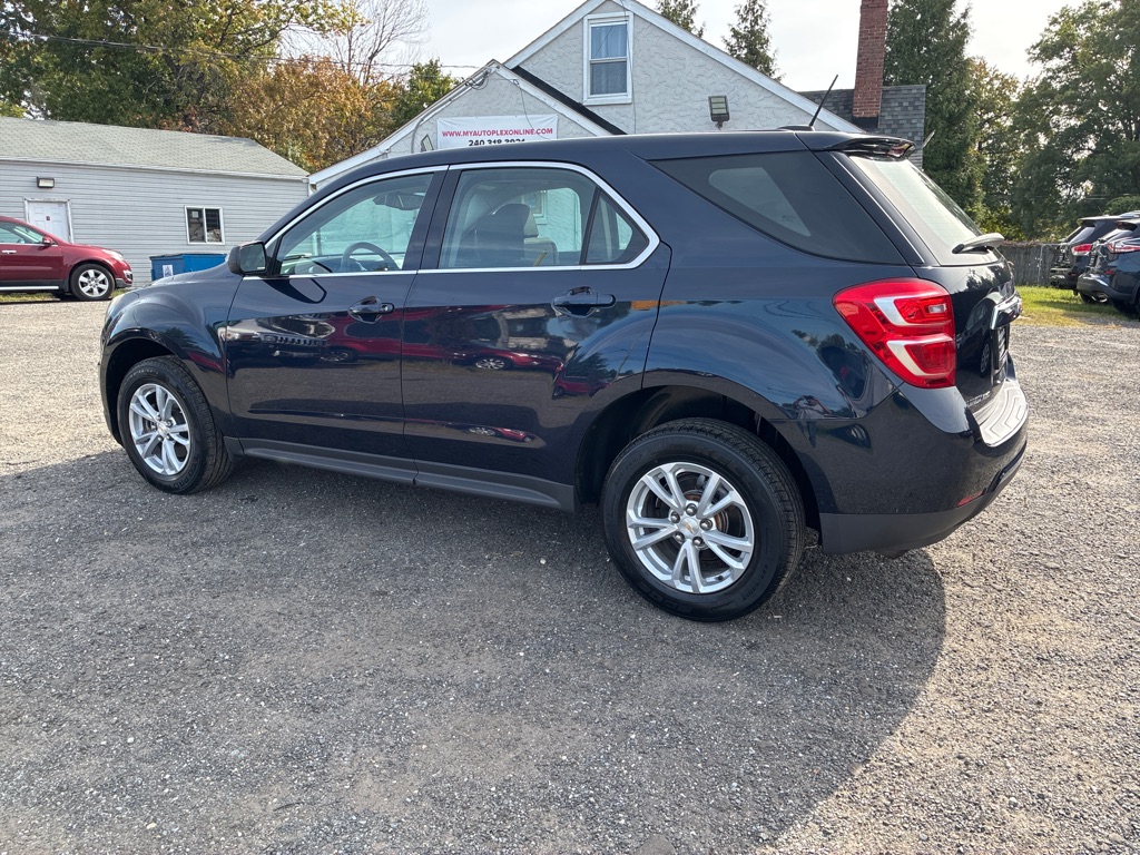 Photo 4 of this CHEVROLET EQUINOX