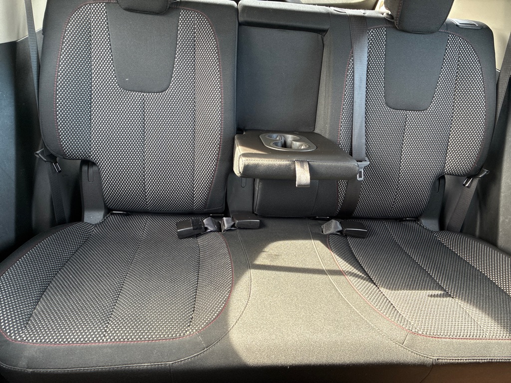 Photo 16 of this CHEVROLET EQUINOX