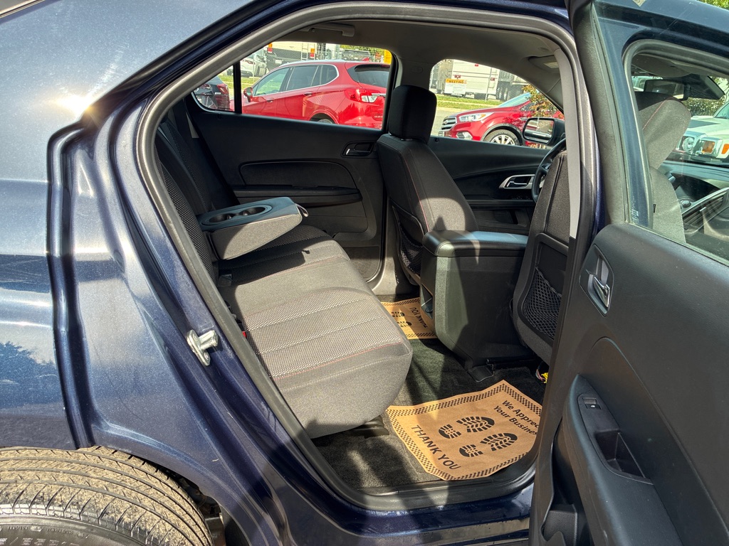 Photo 13 of this CHEVROLET EQUINOX