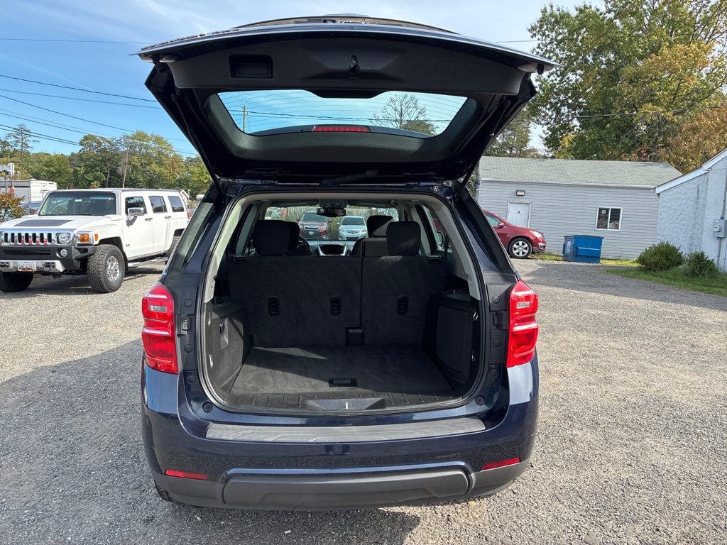 Photo 7 of this CHEVROLET EQUINOX