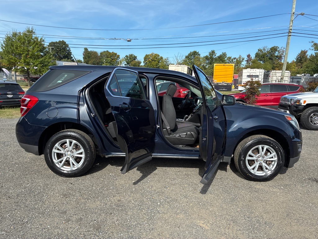 Photo 14 of this CHEVROLET EQUINOX