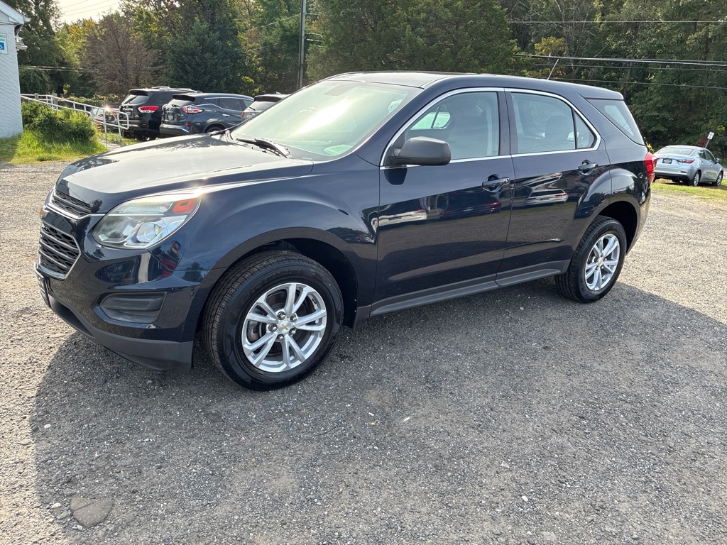 Photo 2 of this CHEVROLET EQUINOX