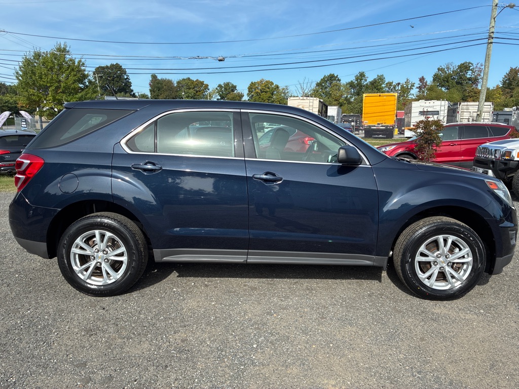 Photo 10 of this CHEVROLET EQUINOX